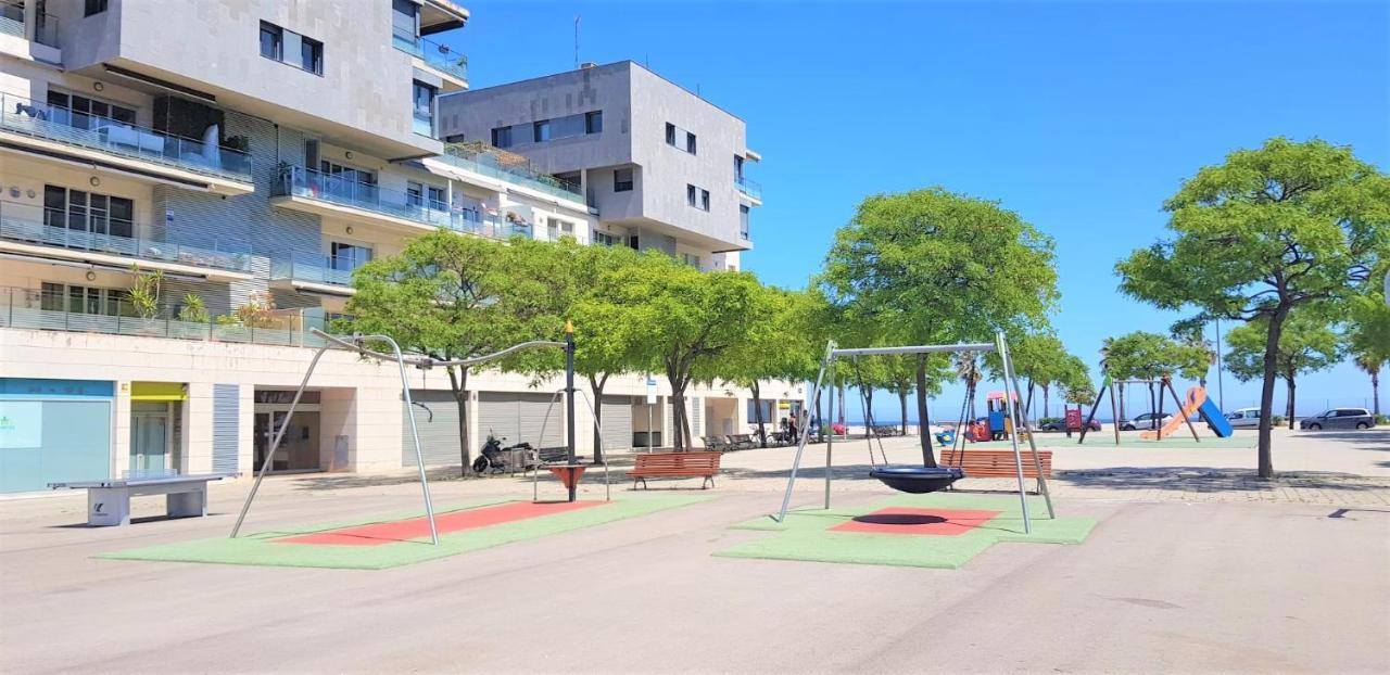 Alexandra'S Beach-Port Badalona Exteriör bild