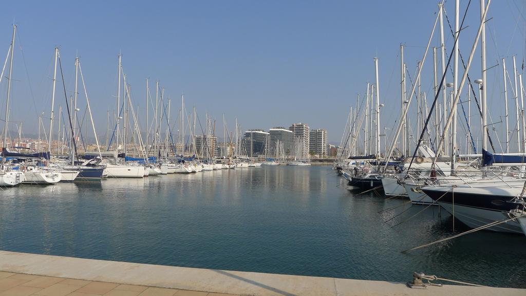 Alexandra'S Beach-Port Badalona Rum bild